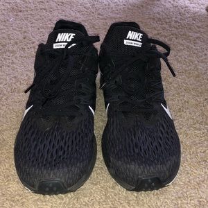 Nike Zoom Winflo 5 Running Shoes